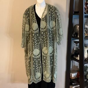 Torrid Sheer Floral Lace Topper/kimono